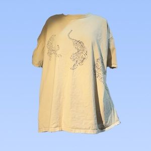 🐅 Classic Tiger Urban Outfitters Tee